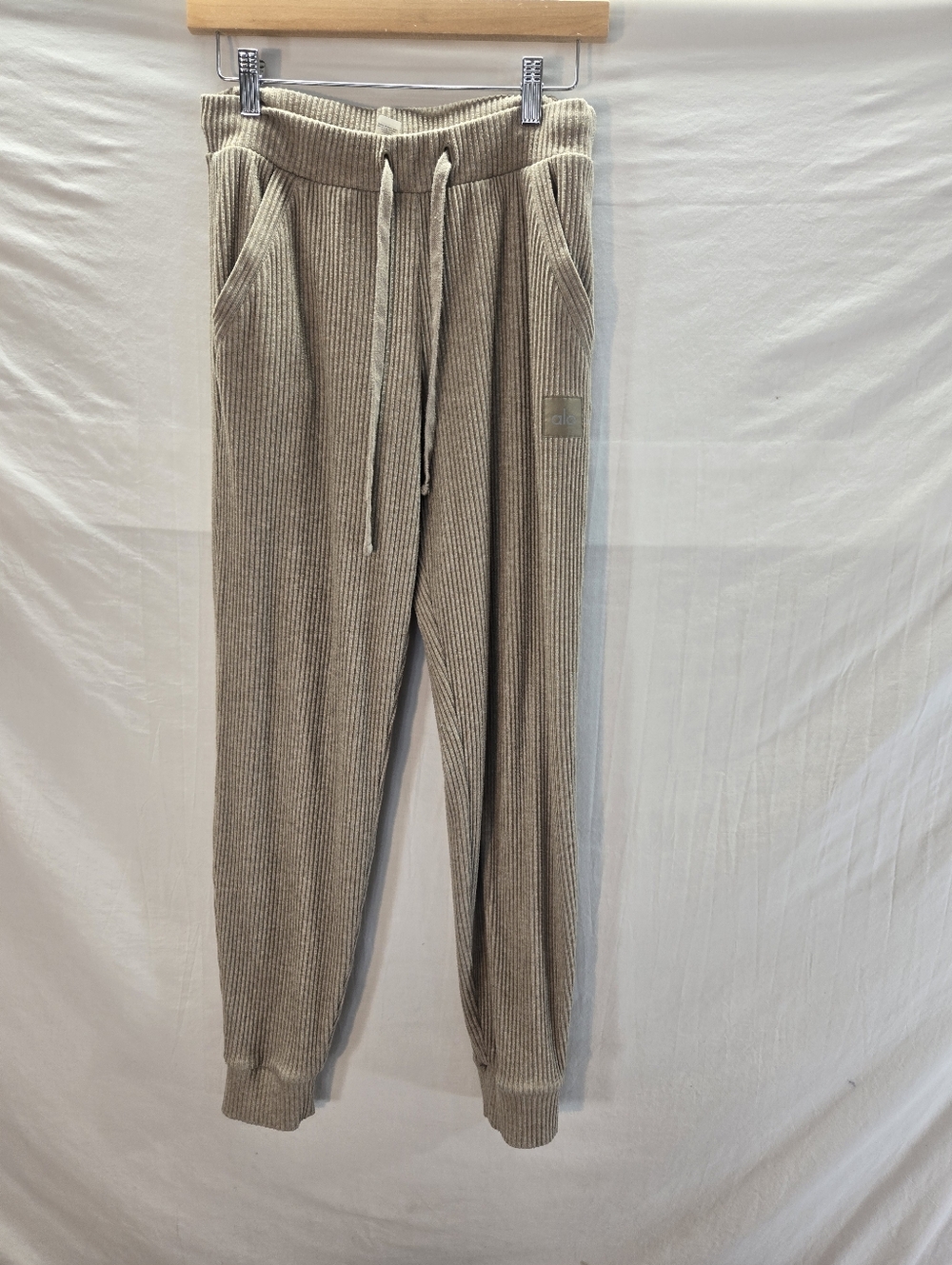 Alo Muse Sweatpant Women's Small Gravel Heather Rib Jogger Relaxed Athleisure - Picture 3 of 5